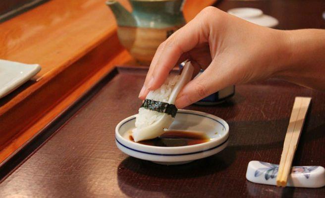 sushi_manos_n-672xXx80