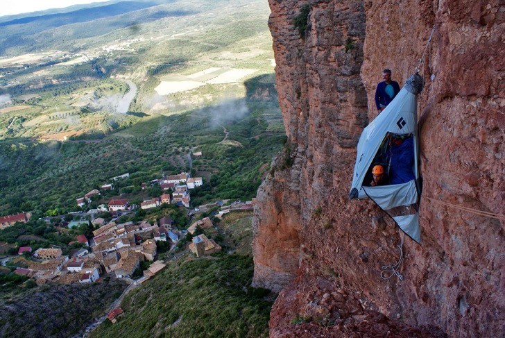 c3b0844dsobre_el_pueblo_de_riglos_1600x1071