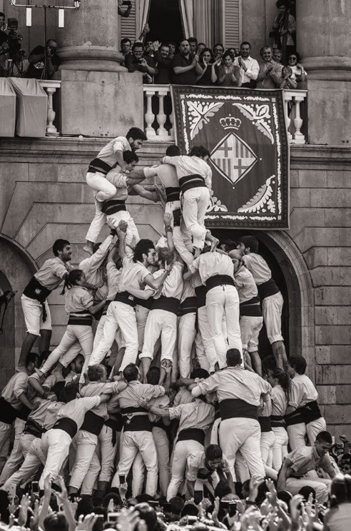 BESO GAY CASTELLERS TERRASSA