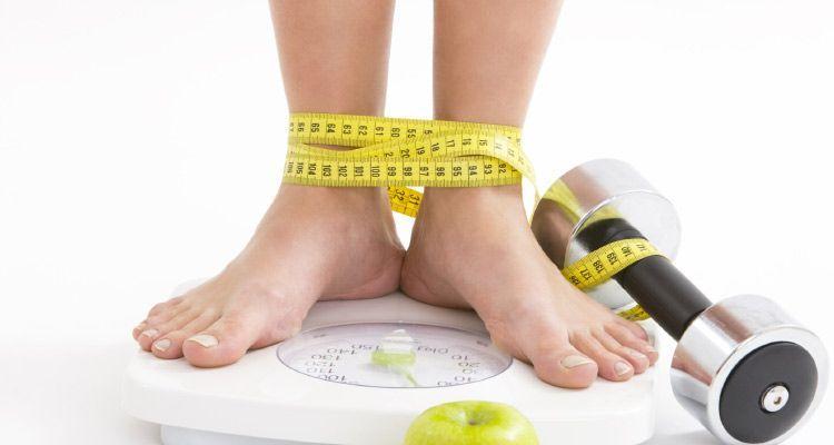 ¿Quieres adelgazar? Come delante de un espejo