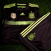 Adidas presenta la segunda equipación de ‘La Roja’