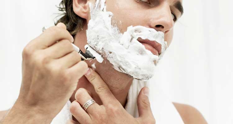 Cómo afeitar correctamente tu cuello