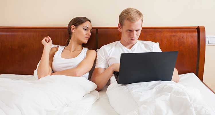 Facebook, el destructor de parejas