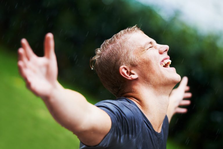 Ser demasiado feliz puede que no siempre sea tan positivo