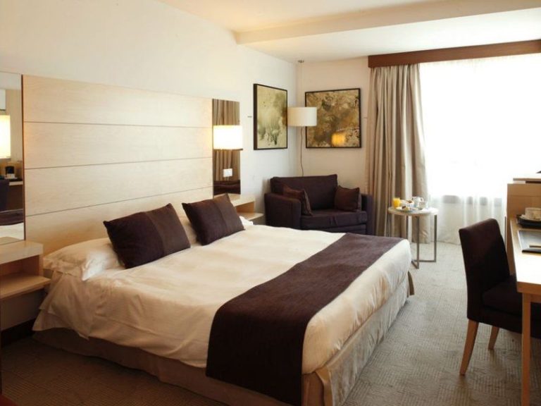 ¿Sabes por qué los hoteles no tienen la habitación 420?