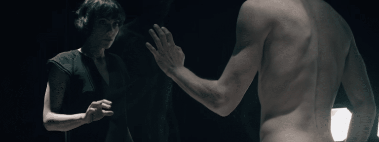 Adho Life lanza EvaBlue, un experimento de Visual Music que te encantará