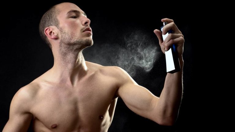 Si no te estás echando perfume según estos 5 consejos, lo estás haciendo mal