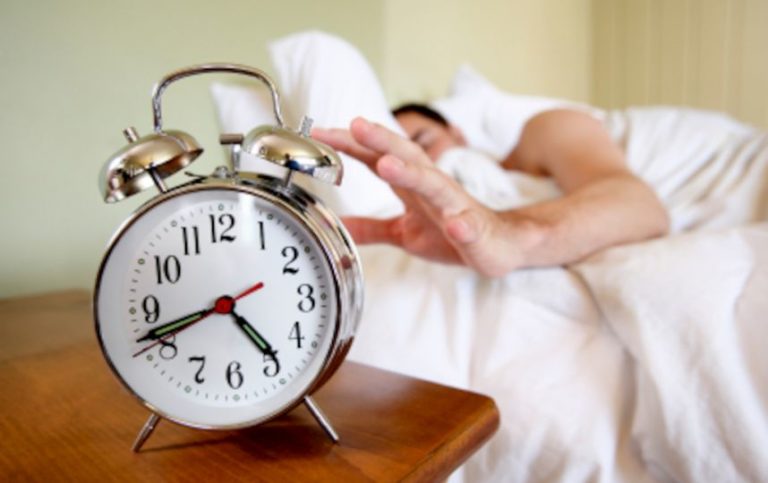 Porqué dormir poco provoca que engordemos