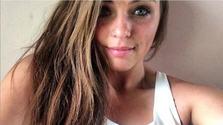 Esta chica ha hecho un trío, todo el mundo lo ha visto, y tiene algo que decirte