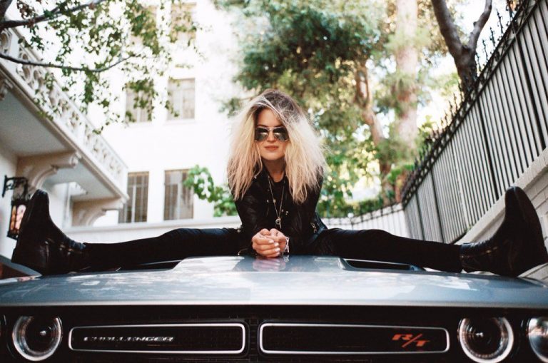 La fotógrafa californiana que captura la sensualidad de las mujeres más rebeldes