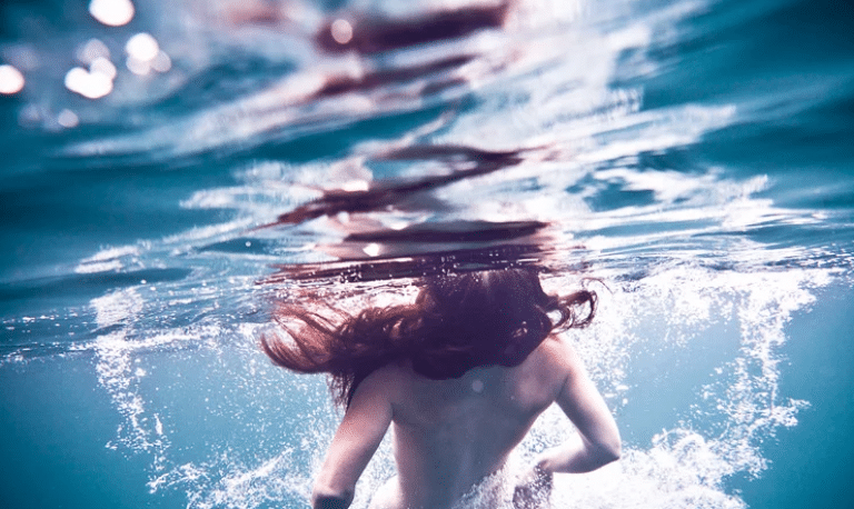 La sensual Fotografía subacuática de Neil Craver