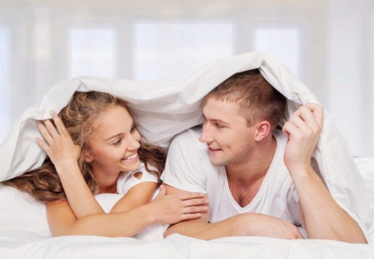 Posturas sexuales que debes hacer por lo menos una vez en la vida