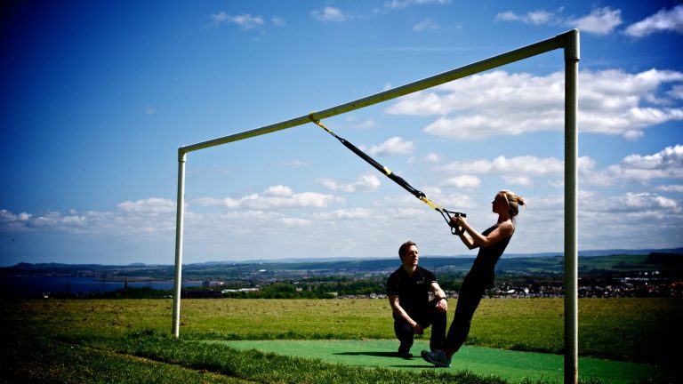 Entrenamiento para ganar músculo fuera del Gym: el TRX
