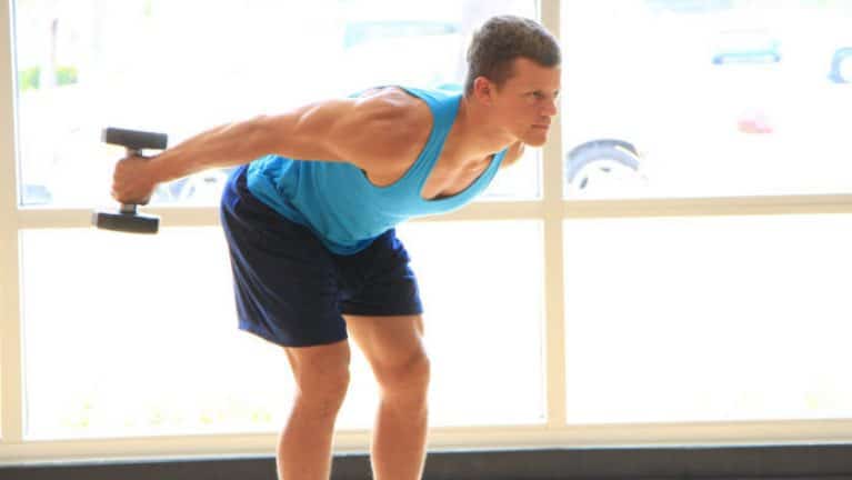 Ataca la cabeza larga del tríceps