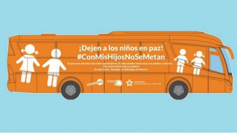 El autobús transfóbico llega a México en pleno mes del Orgullo Gay