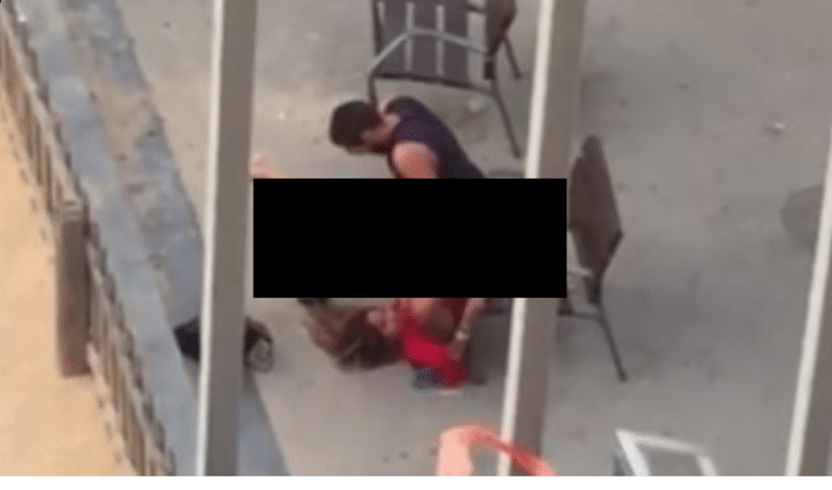 Barcelona: graban a una pareja teniendo sexo en la calle a plena luz del día