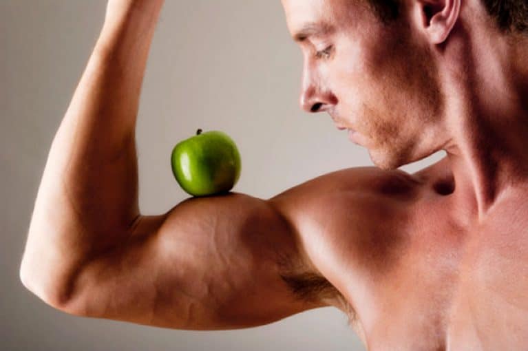 Alimentos saludables que mejoran la apariencia física de un hombre