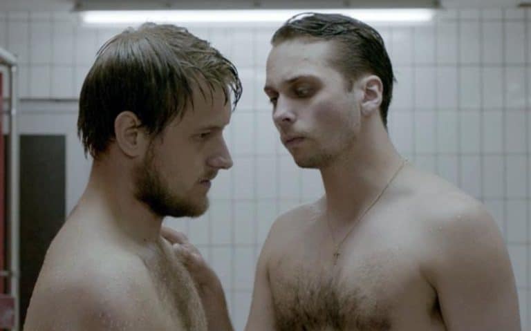 “Shower” un lado extremo de la represión sexual