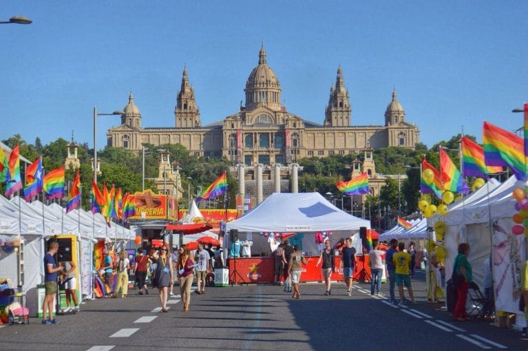 Aprueban en Cataluña nuevo protocolo contra la LGTBIfobia