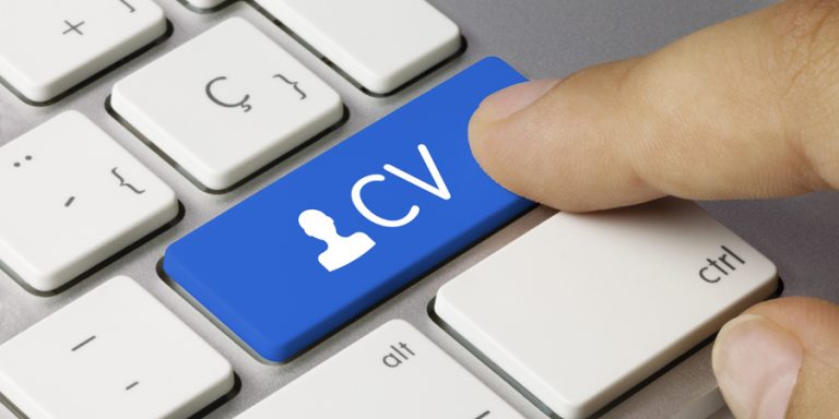 A qué hora debes enviar el curriculum para tener más posibilidades