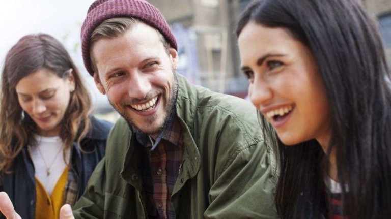 Cómo ser más extrovertido