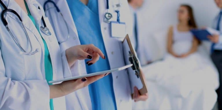 Un extraño síndrome le deformó el rostro y ahora un médico lo ha transformado - CABROWORLD