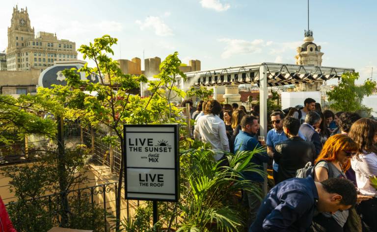 Live The Roof y Coca-Cola Mix presentan a Mikel Erentxun en Barcelona