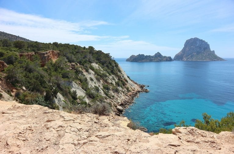 Playa, fiesta y turismo en la isla de Ibiza