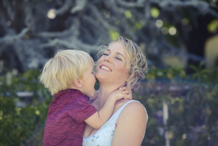 Una madre escribe una carta a su marido para que la ayude en casa y se hace viral