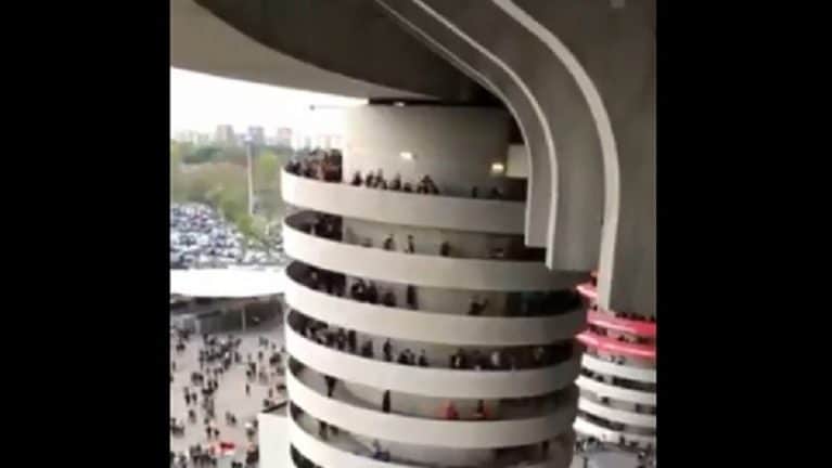 [VÍDEO] Las misteriosas columnas que se mueven en San Siro