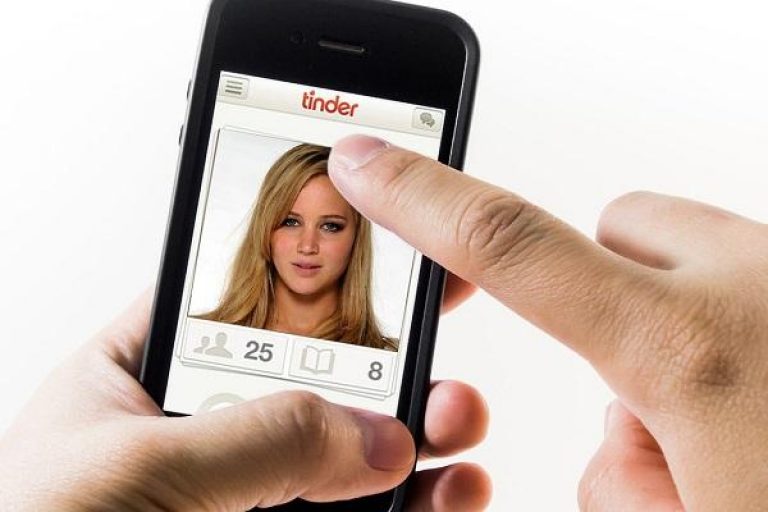 Esta chica nos muestra el perfil perfecto para ligar en Tinder