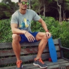 Camiseta y  pantalón de Base. Gafas de sol Hawkers
