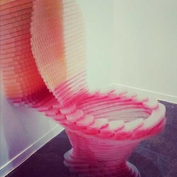 Escultura con forma de retrete, de Matthew Darbyshire