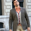 Americana y jersey: Félix Ramiro