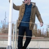 Abrigo Pull and Bear, camisa denim y jeans Timberland