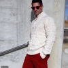 Jersey y pantalones de Timberland. Gafas Wandy. Calzado Adidas