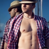 Gorro: Ocho, Camisa: Globe, Pantalón: El Niño.