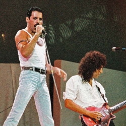 Queen fueron los grandes triunfadores del concierto con una actuación electrizante