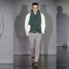 Punto y distintos tonos de gris para el casual de Emidio Tucci