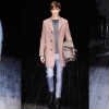 Tonos pastel y total black looks en el desfile sesentero de Gucci.
