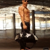 Zapatillas Nike, bolsa de gym Adidas.