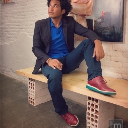 Americana de Freddy Gaviria, Polo de Fred Perry, pantalones G-Star y calzado United Nude
