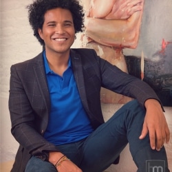 Americana de Freddy Gaviria, Polo de Fred Perry y pantalones G-Star