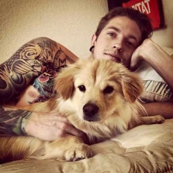 Perros y abdominales en @hotdudeswithdogs