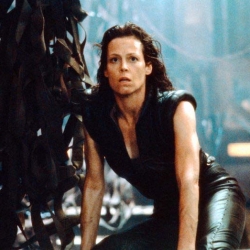 En el 5, la única mujer: la Teniente Ripley de 'Alien'