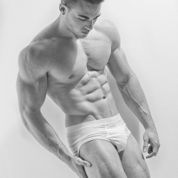 Victor Ruiz es nuestro Hombre hm de mayo