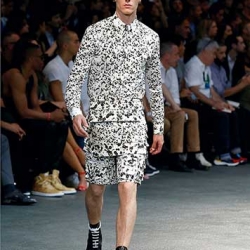Look floreado de Givenchy