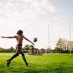 Equipo de rugby al desnudo